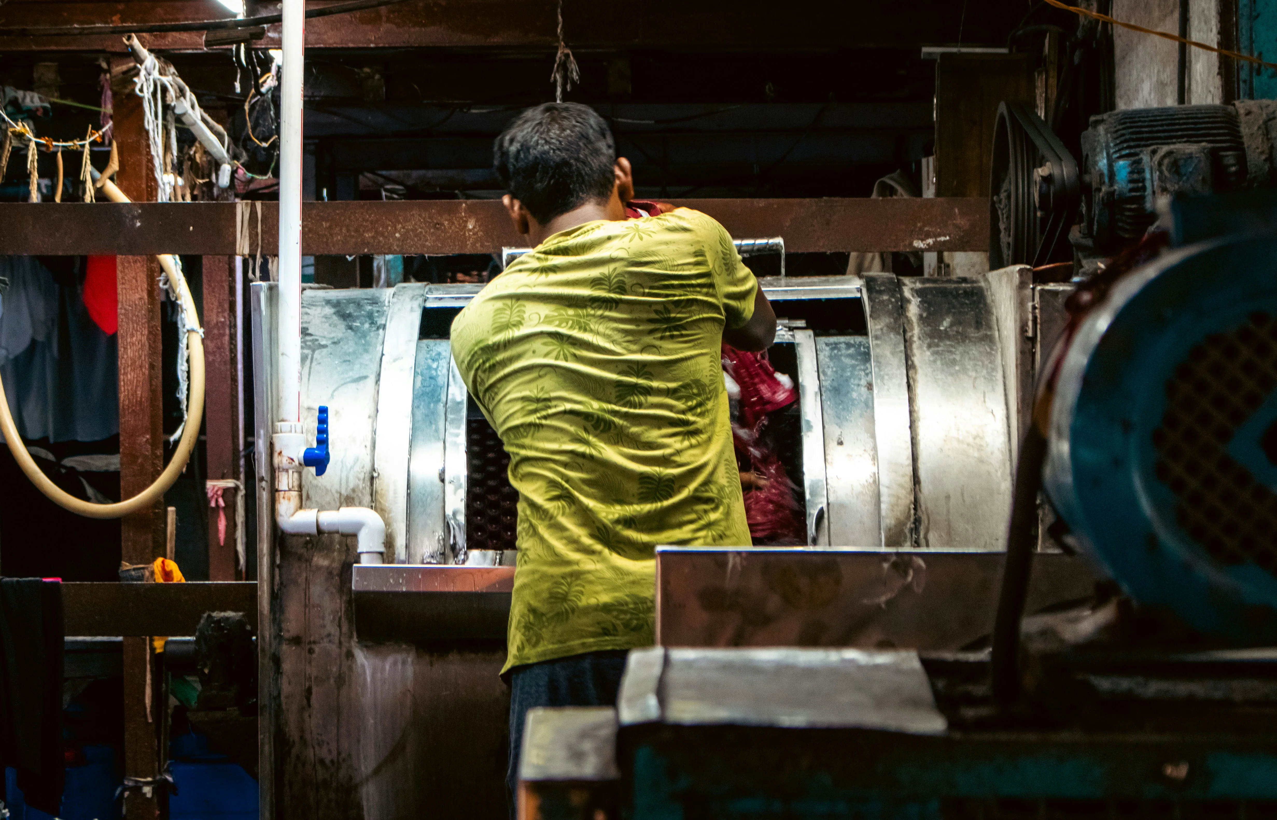 Khử từ và tháo lắp nam châm công nghiệp an toàn